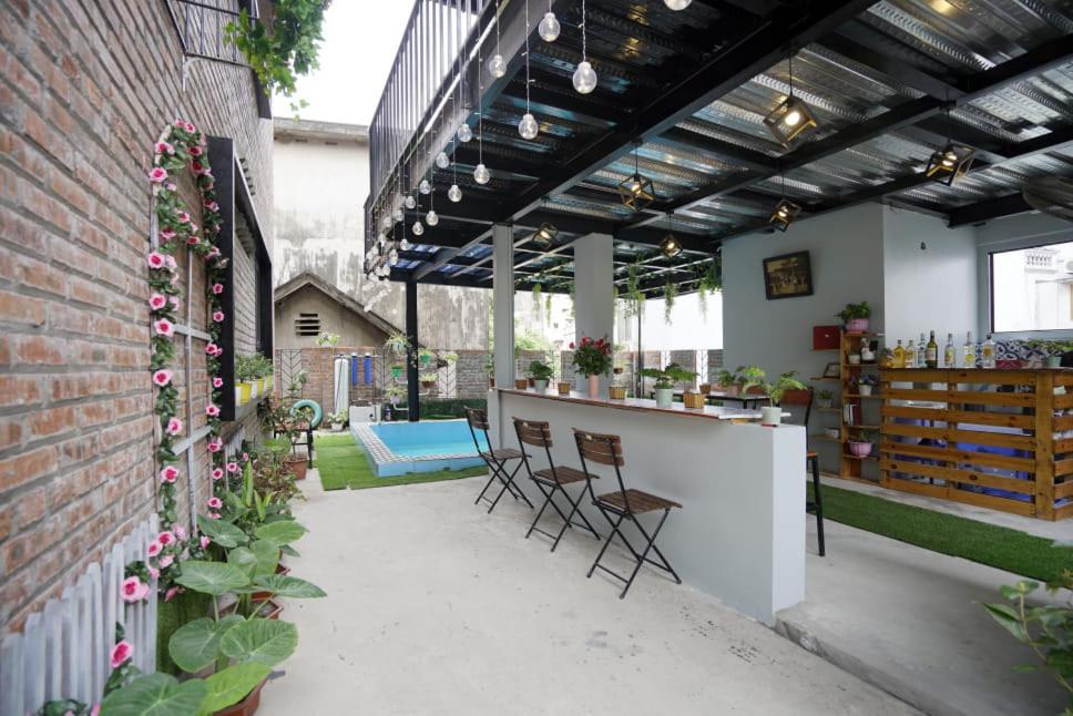 Almor Hostel With Pool In Right Center 하롱 외부 사진