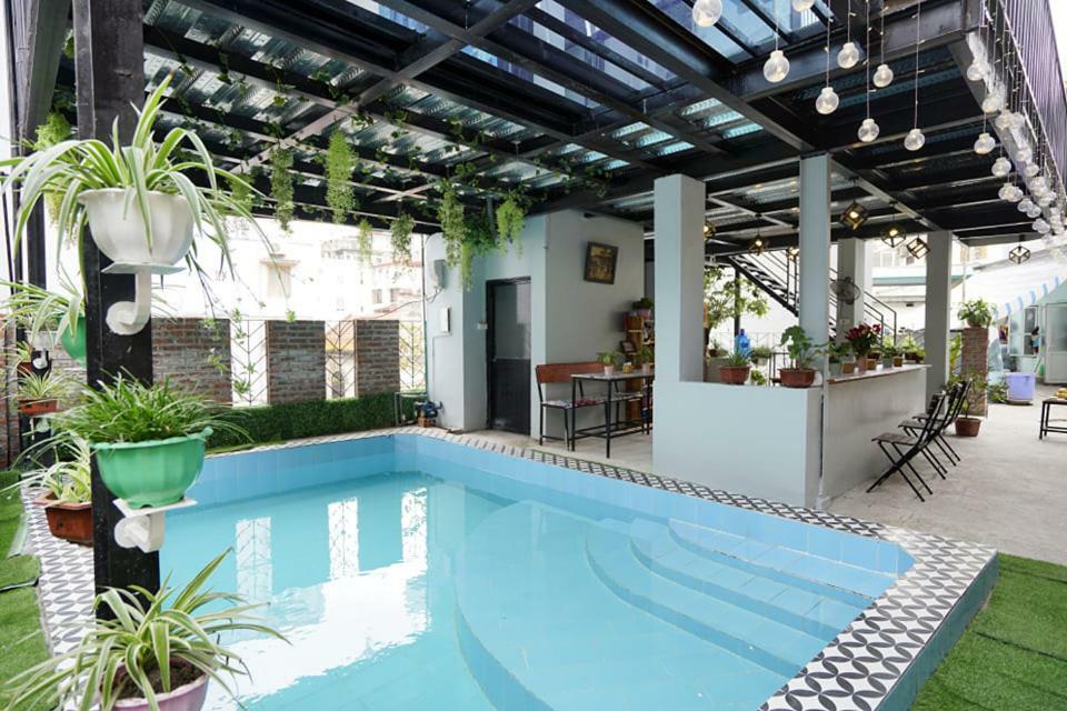 Almor Hostel With Pool In Right Center 하롱 외부 사진